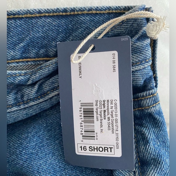 Women's Mid-Rise 90's Baggy Jeans - Universal Thread™ - Picture 9 of 9